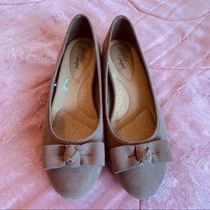 Raised beige ballet flats